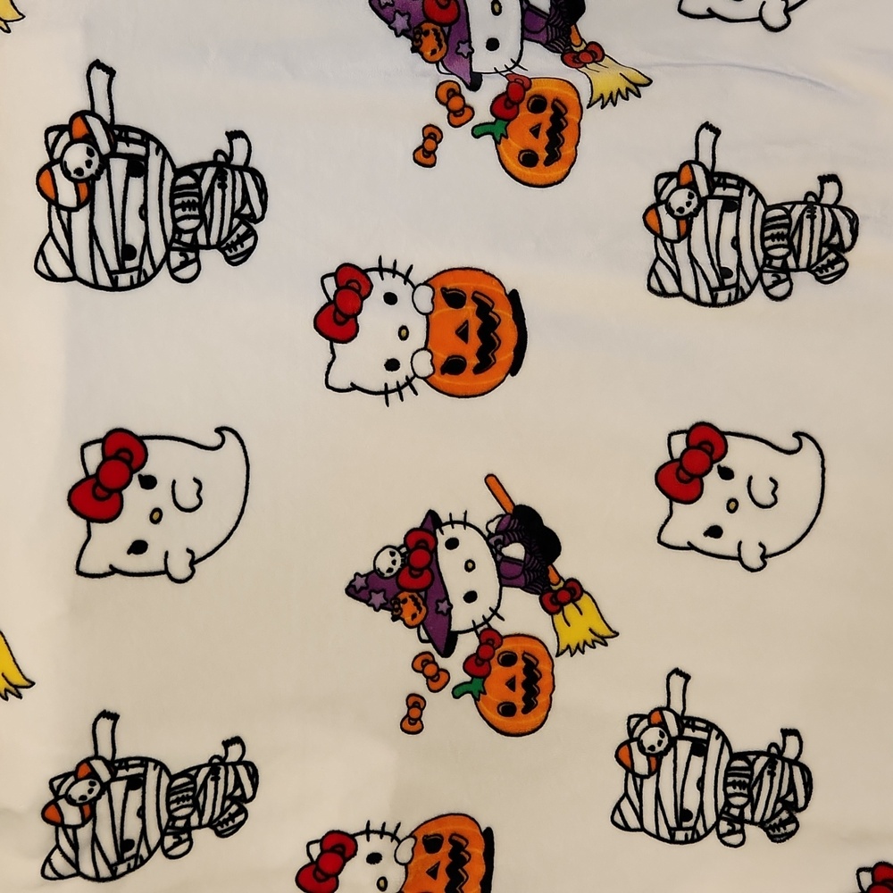 Hello Kitty fleece Halloween throw bkanket
